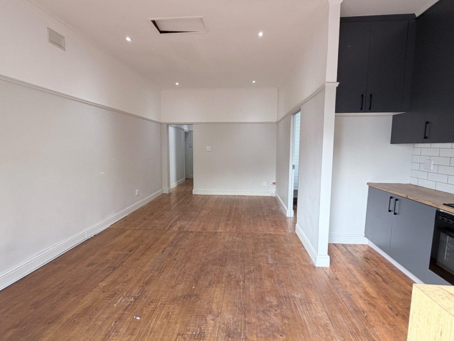 To Let 3 Bedroom Property for Rent in Vredehoek Western Cape